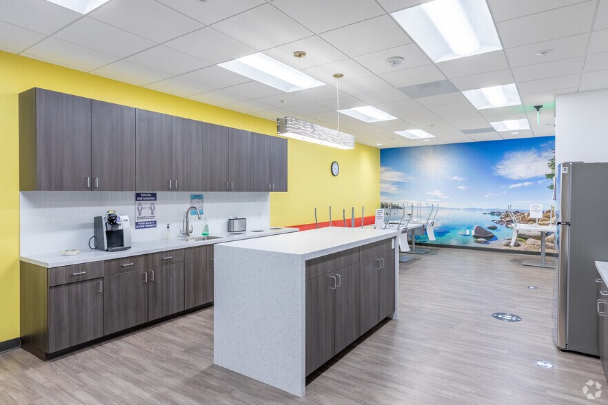 More Photos Of 2300 Boswell Rd, Chula Vista Office For Lease