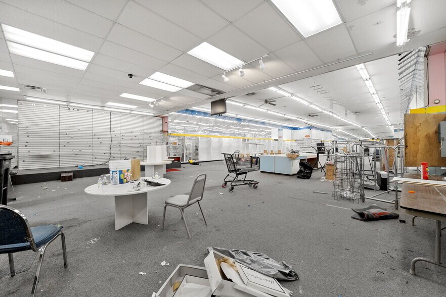 More Photos Of 11109 S Michigan Ave, Chicago Storefront Retail Office For Sale