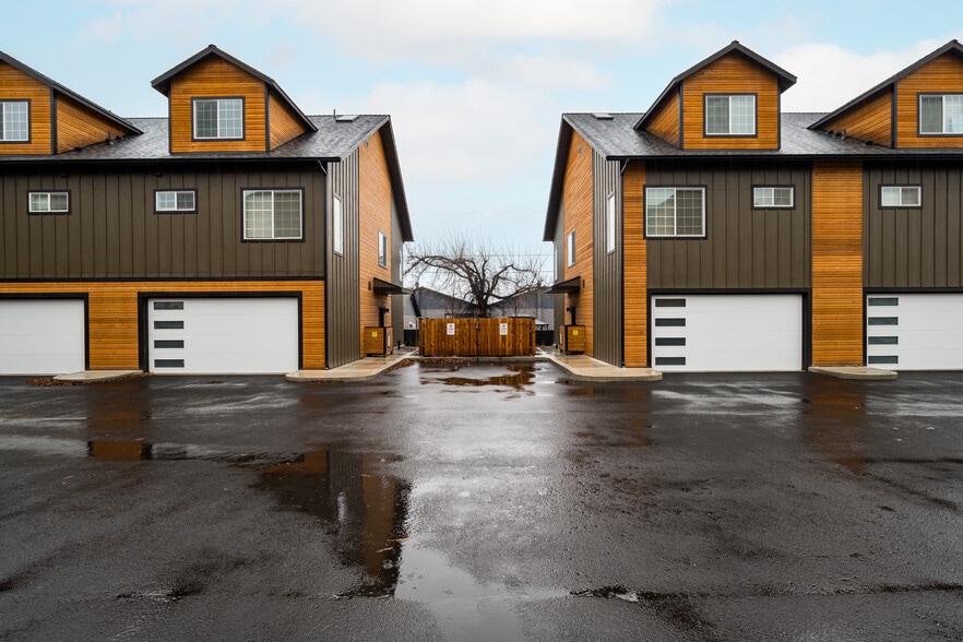 More Photos Of 1441-1461 NW 4th St, Redmond Apartments For Sale