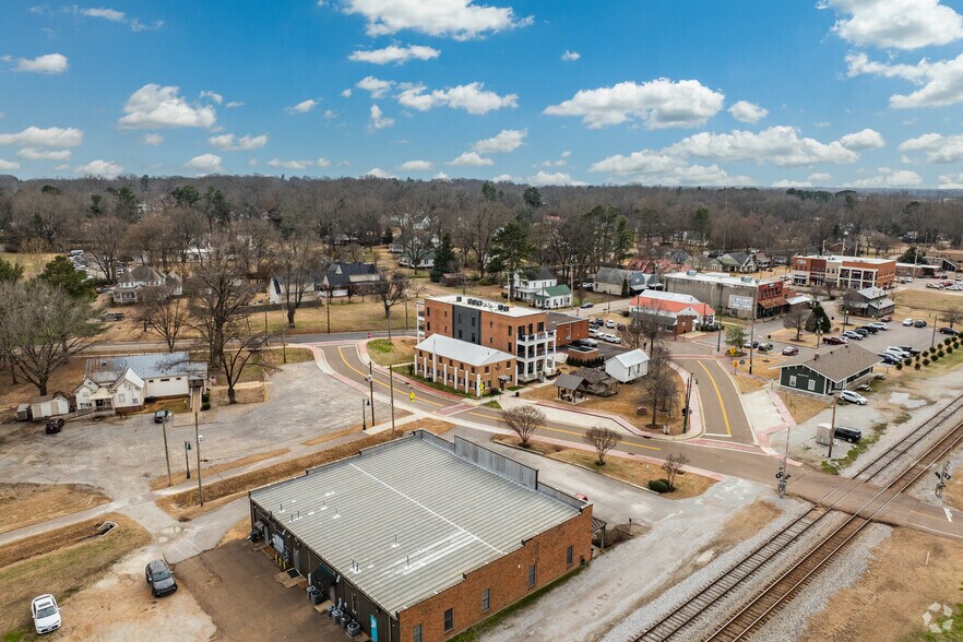 More Photos Of 12040 Forrest St, Arlington Office Residential For Lease