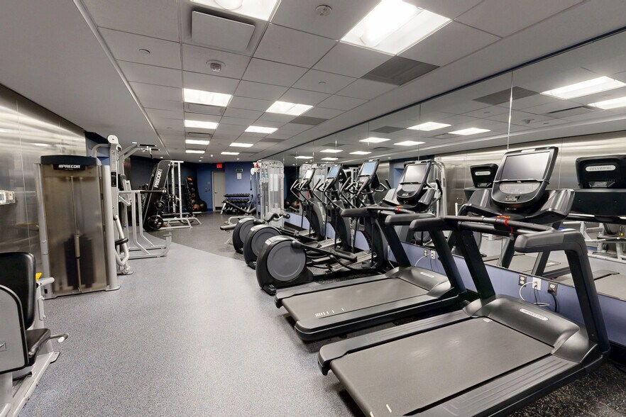 More Photos Of 800 N Glebe Rd, Arlington Office For Lease