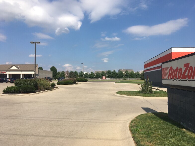 More Photos Of 928 W State St, Trenton Drugstore For Lease