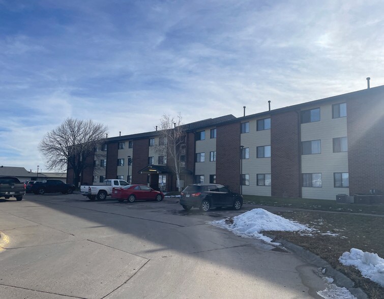 More Photos Of 439 W 25th St, Alliance Apartments For Sale