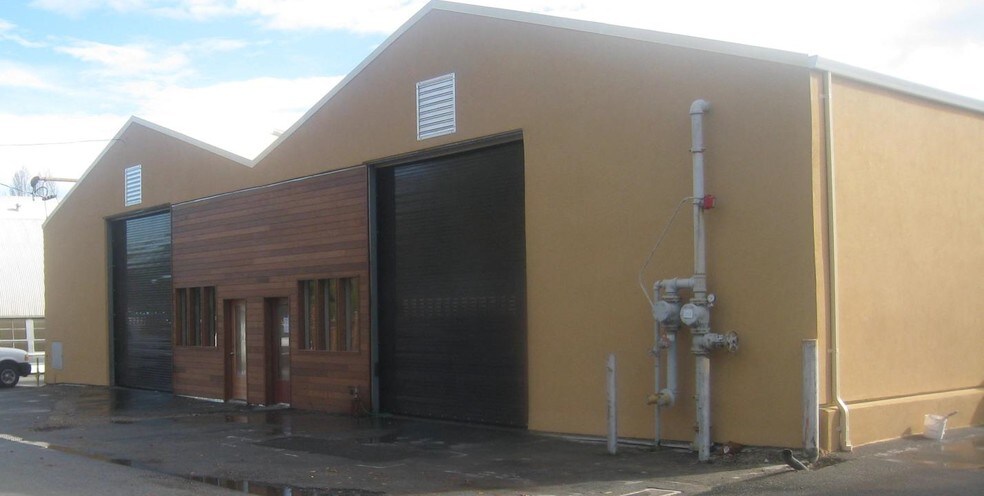 Primary Photo Of 985 E San Carlos Ave, San Carlos Warehouse For Lease