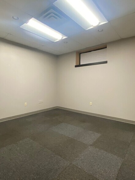 More Photos Of 20 Country Club Dr, Downingtown Medical For Lease