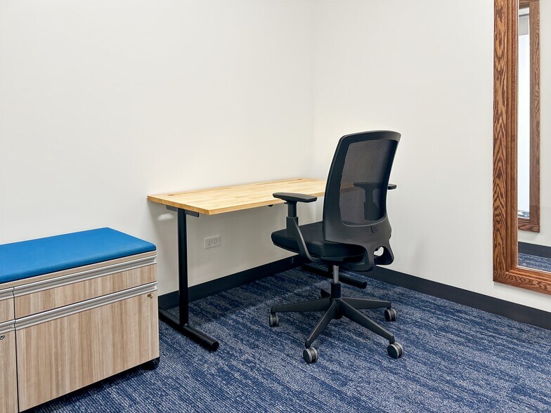 More Photos Of 4849 N Milwaukee Ave, Chicago Coworking Space