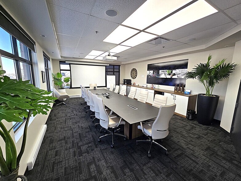 More Photos Of 2222 Boul Dagenais O, Laval Light Distribution For Sale