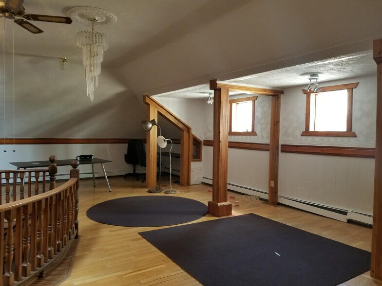 More Photos Of 1204-1208 3rd St SE, Calgary Loft Creative Space For Lease