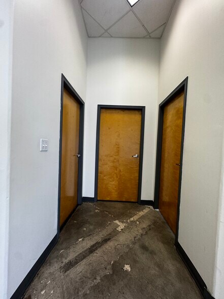 More Photos Of 1321 W 12th St, Los Angeles Light Manufacturing For Lease