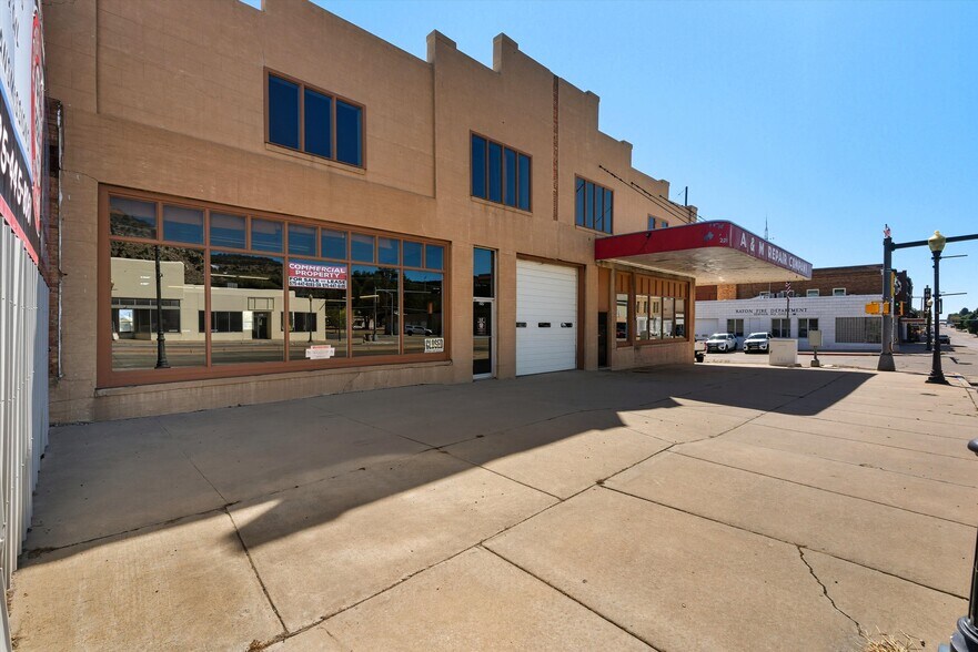 More Photos Of 201 N 2nd St, Raton Auto Repair For Sale