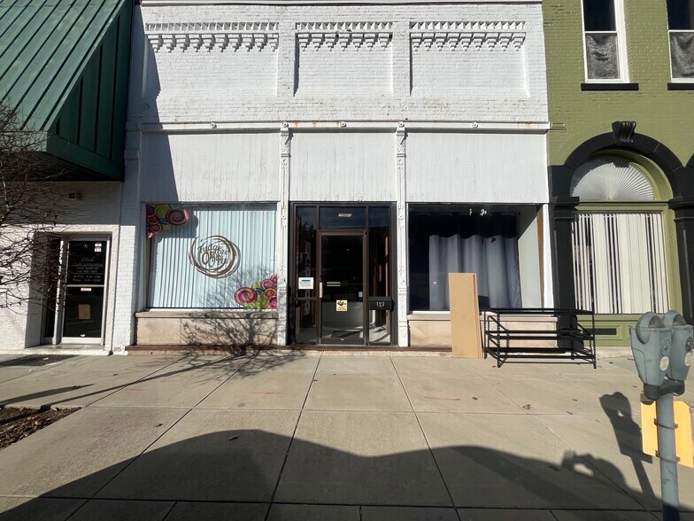 More Photos Of 127 S Main St, Spencer Specialty For Sale
