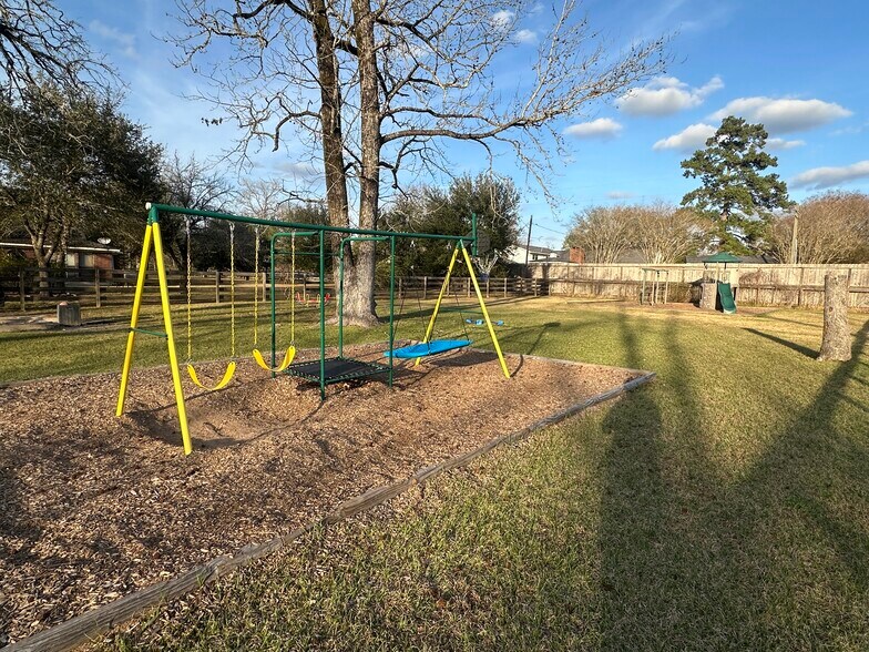 More Photos Of 8911 West Ln, Magnolia Office For Sale