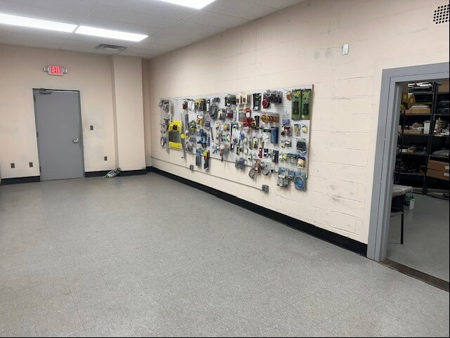 More Photos Of 39-49 Allen Blvd, Farmingdale Warehouse For Lease