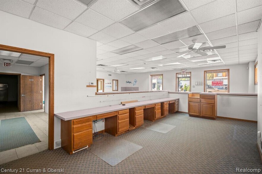 More Photos Of 801 W Main St, Owosso Office For Sale