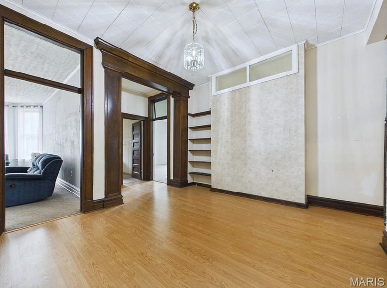 More Photos Of 2009 Seminary Rd, Alton Schools For Sale