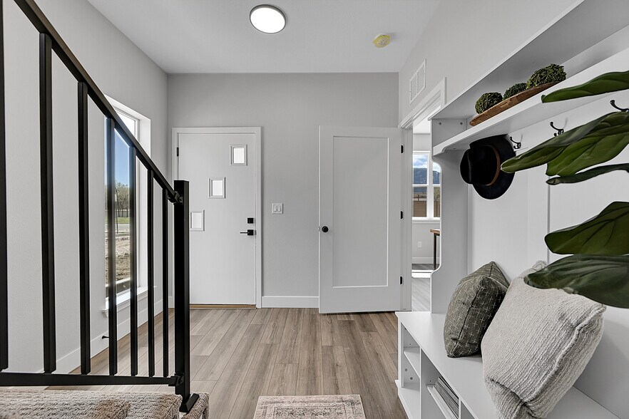 More Photos Of 904 Arcturus Dr, Colorado Springs Apartments For Sale