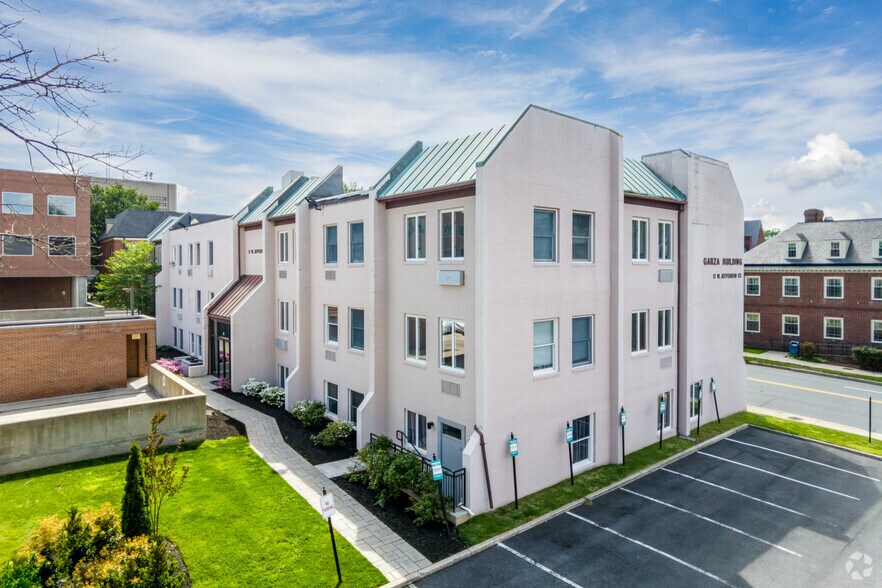 More Photos Of 17 W Jefferson St, Rockville Coworking Space