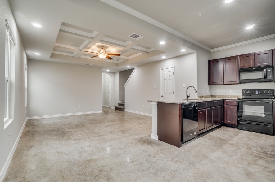More Photos Of 16910 Dancing Ava, Selma Multifamily For Sale
