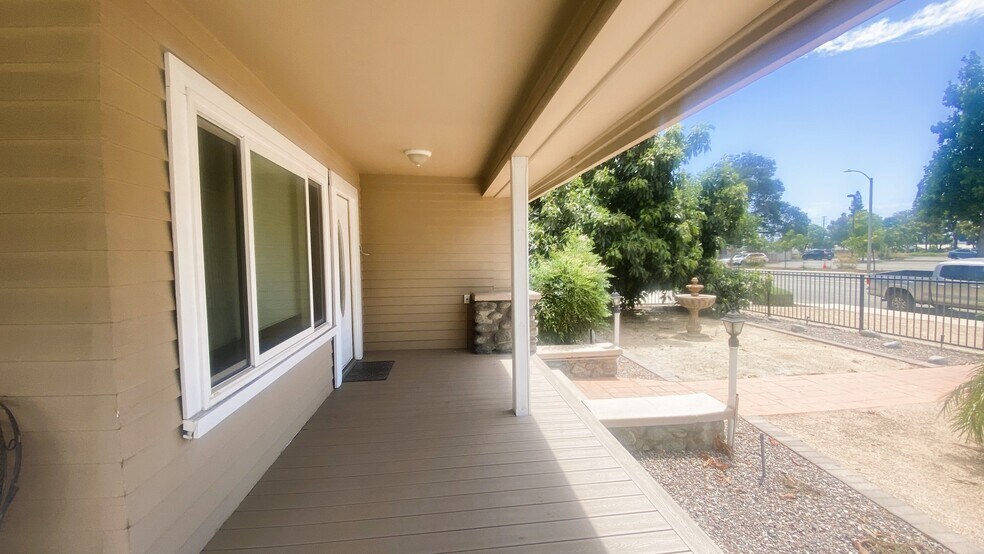 More Photos Of 13201 9th St, Chino Office For Sale