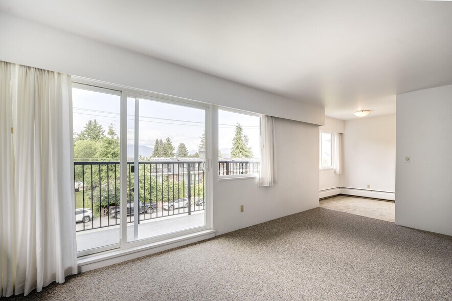 More Photos Of 5087 Irving St, Burnaby Apartments For Sale