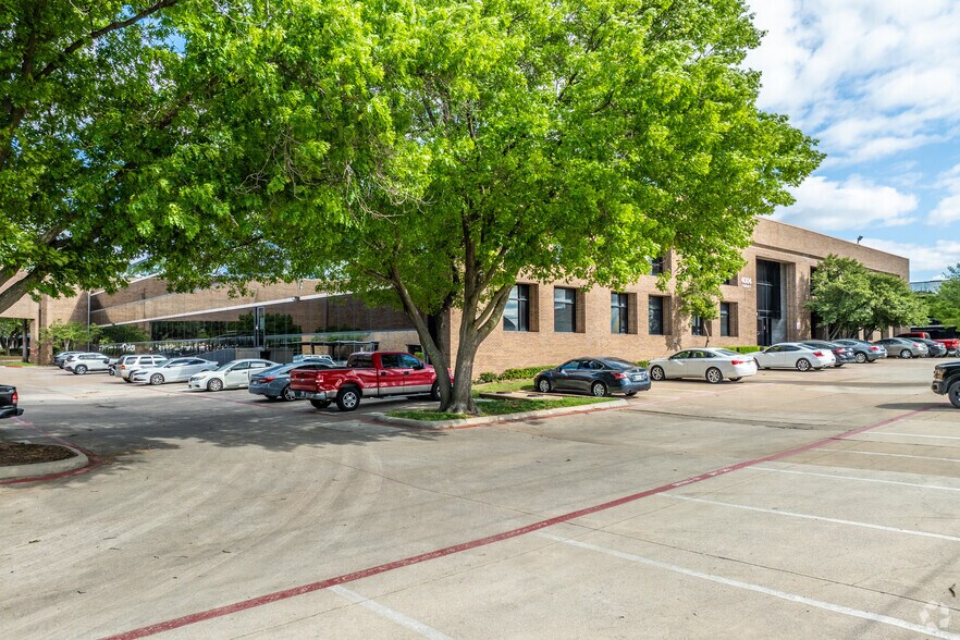 More Photos Of 4004 Belt Line Rd, Addison Unknown For Lease