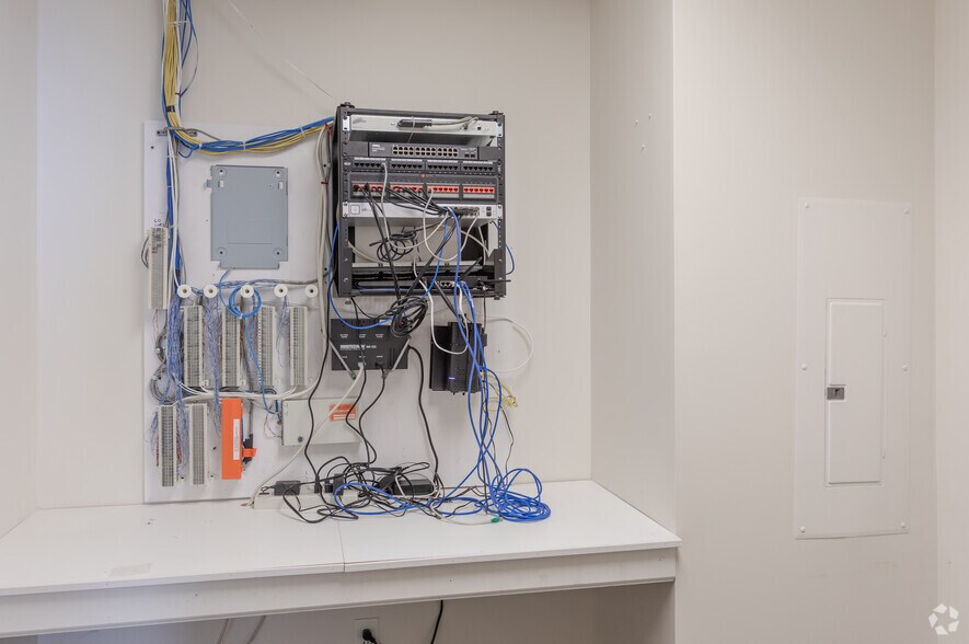 More Photos Of 308 W Rosemary St, Chapel Hill Office For Lease
