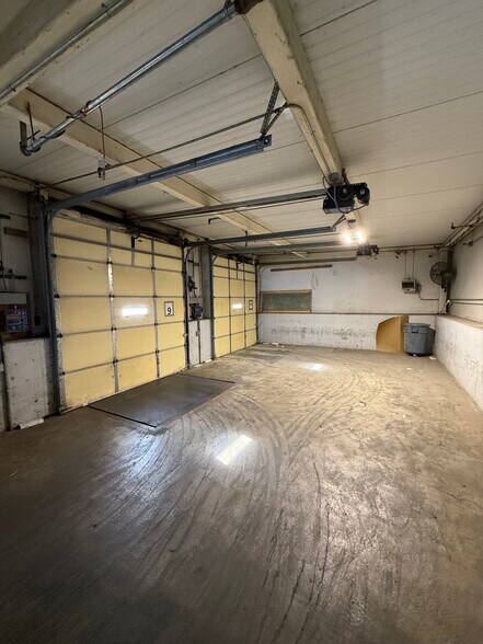 More Photos Of 220 E 14th Ave, North Kansas City Distribution For Lease