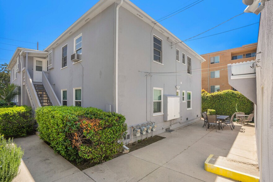 More Photos Of 4259 Cahuenga Blvd, Toluca Lake Apartments For Sale