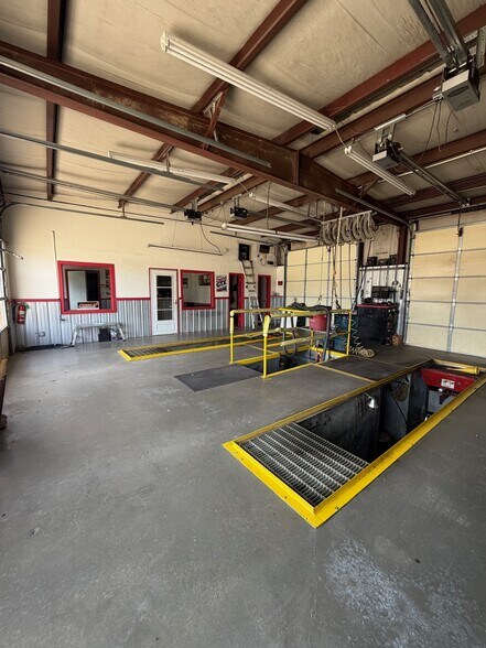 More Photos Of 627 S 32nd St, Muskogee Auto Repair For Sale