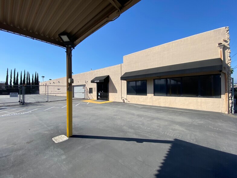 More Photos Of 6929 Laurel Canyon Blvd, North Hollywood Auto Repair For Lease