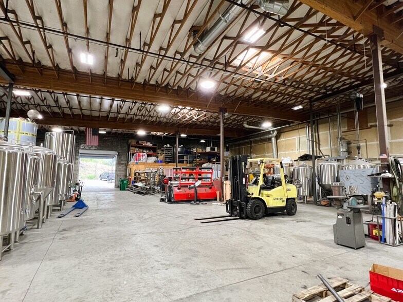More Photos Of 110 Spring Hill Dr, Grass Valley Manufacturing For Lease