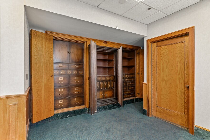 More Photos Of 380 N Main St, Mansfield Office Residential For Sale