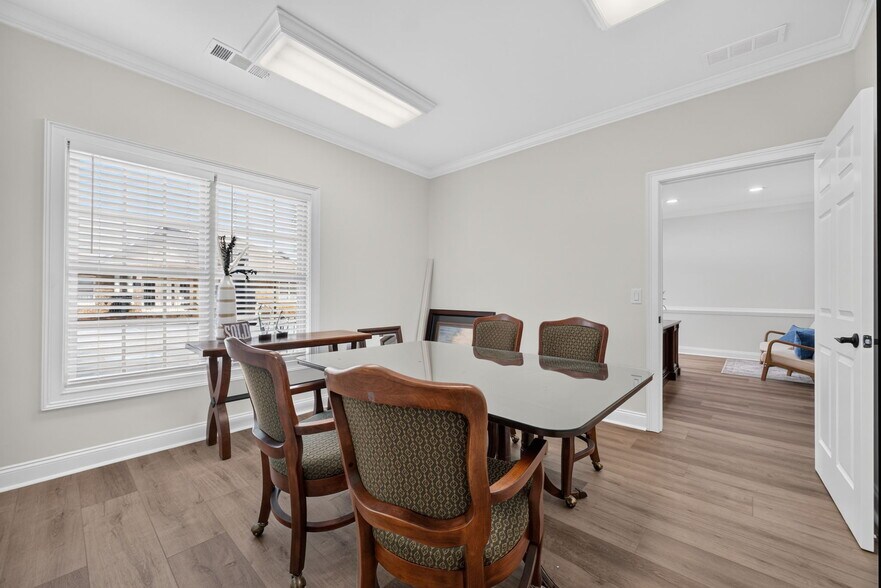 More Photos Of 155 Bankers Blvd, Monroe Business Park For Sale