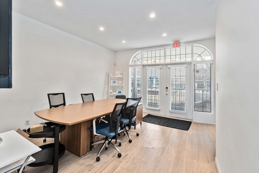 More Photos Of 10235 111 St NW, Edmonton Apartments For Sale