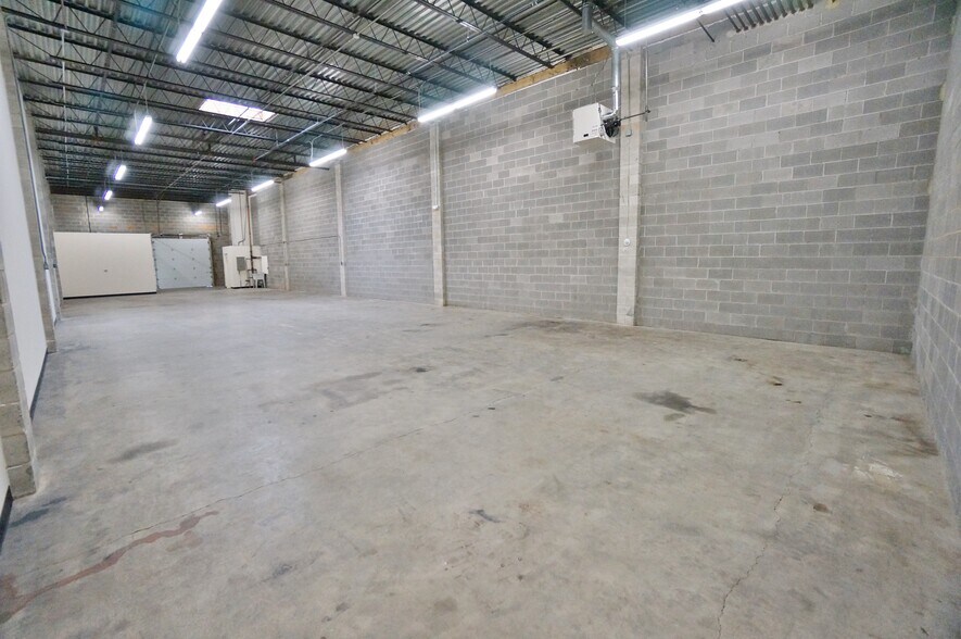 More Photos Of 3800-3842 West St, Landover Warehouse For Lease