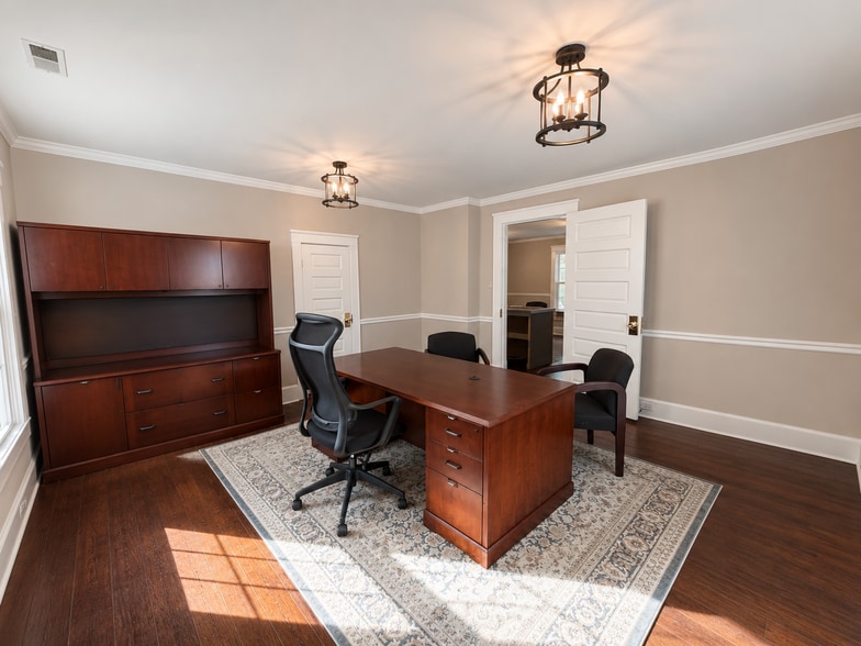 More Photos Of 407 Harvey St, Winston-Salem Office For Lease