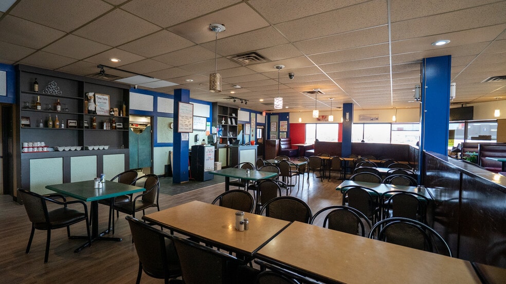 More Photos Of 3376 Parsons Rd NW, Edmonton General Retail For Lease