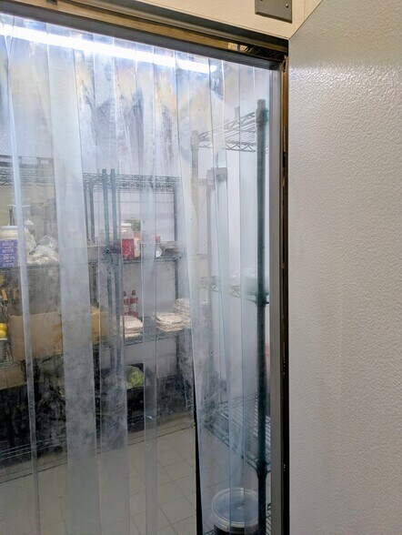 More Photos Of 305-393 W Los Angeles Ave, Moorpark Freestanding For Lease