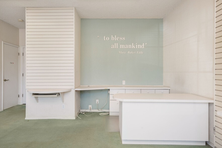 More Photos Of 224 Main St, Seal Beach Storefront For Sale