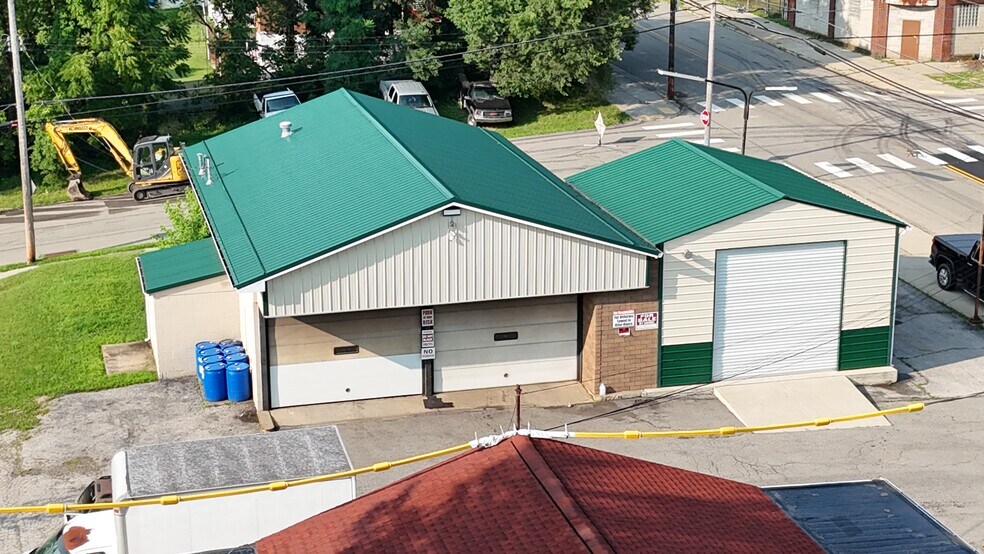 Primary Photo Of 674 Miller Ave, Clairton Auto Repair For Sale