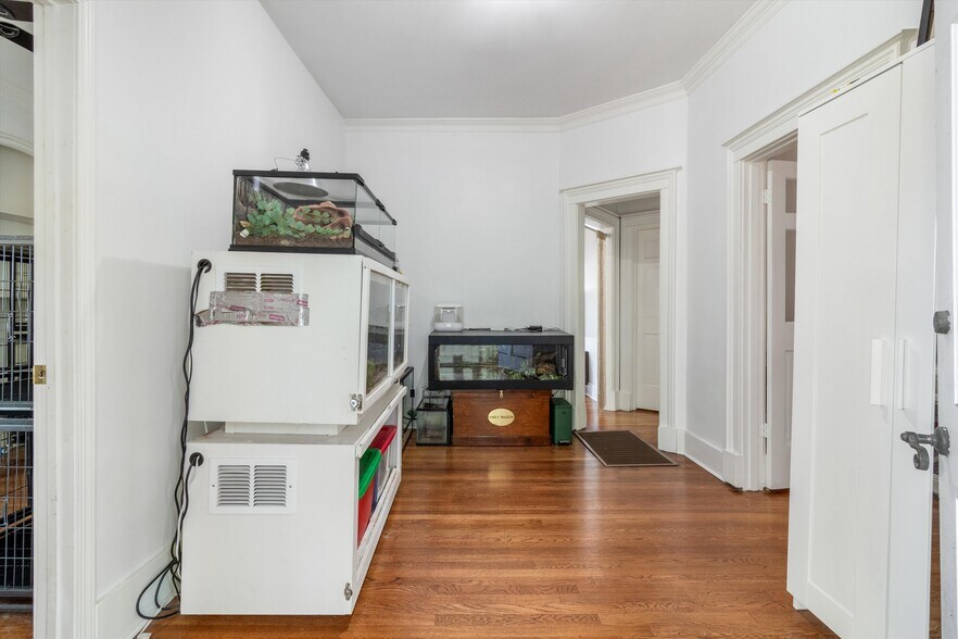 More Photos Of 2282 Central Ave, Memphis Loft Creative Space For Sale