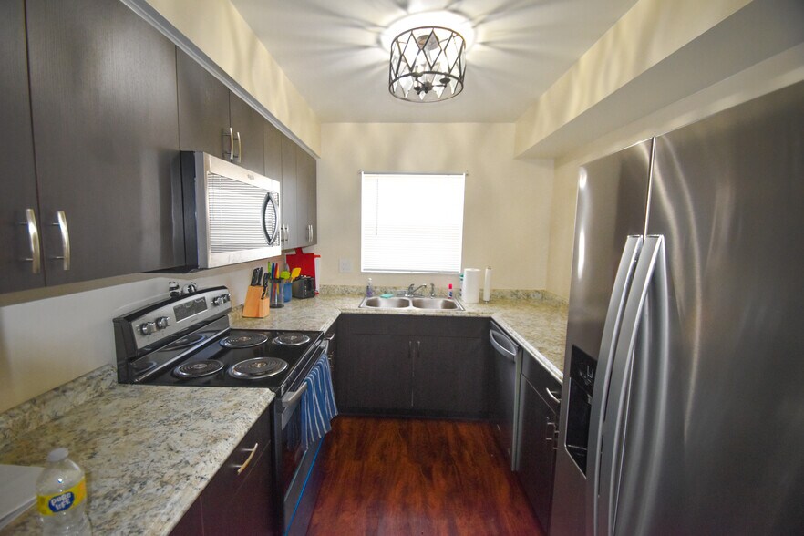 More Photos Of 202 Lucerne Ave, Lake Worth Apartments For Sale