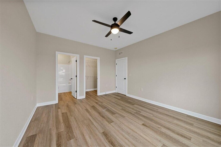 More Photos Of 721 Plano Rd, Bowling Green Apartments For Sale