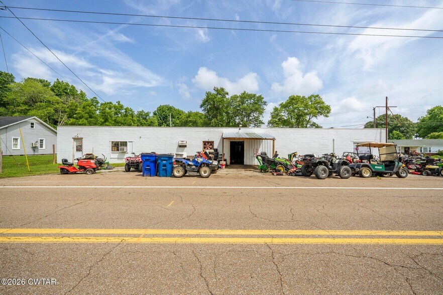 More Photos Of 308 W Main St, Bradford Auto Repair For Sale