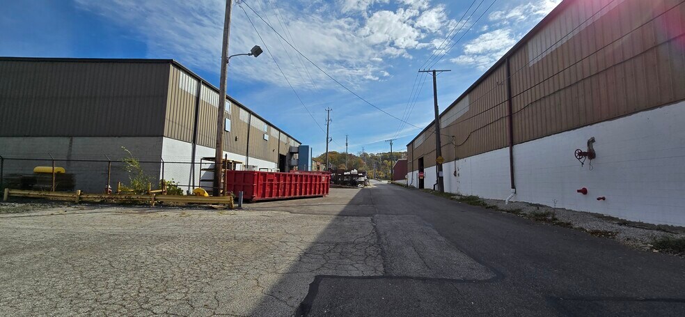 More Photos Of 18513 Euclid Ave, Cleveland Unknown For Lease