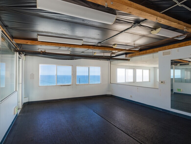 More Photos Of 4005 Highland Ave, Manhattan Beach Storefront Retail Office For Sale