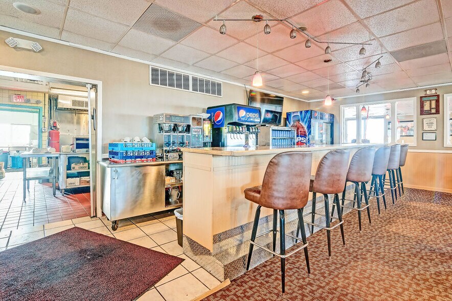 More Photos Of 1565 Marion-Waldo Rd, Marion General Retail For Sale