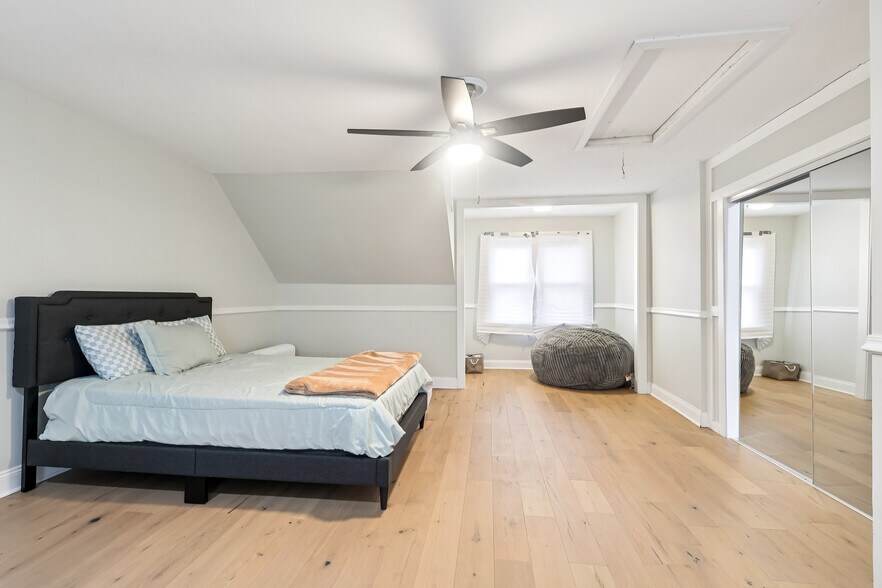 More Photos Of 1600 Hamilton Ave, Hamilton Storefront Retail Residential For Sale