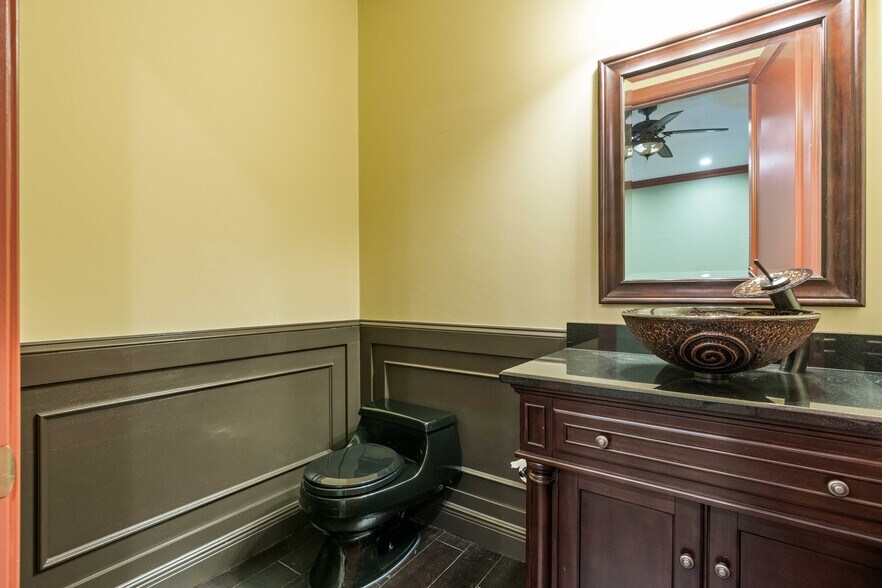 More Photos Of 658 W Indiantown Rd, Jupiter Medical For Sale