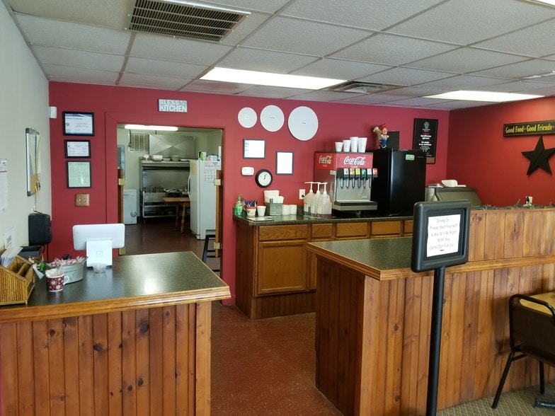 More Photos Of 9757 S US Highway 35, Losantville Restaurant For Lease